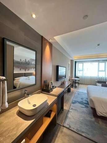 Imagen de la habitación del Hotel Aurea Central. Foto 25