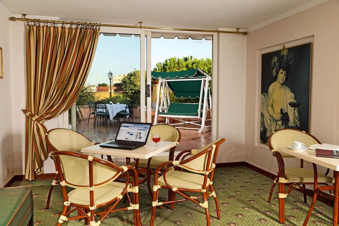 Imagen de los interiores del Hotel Aurelia Residence San Pietro. Foto 10