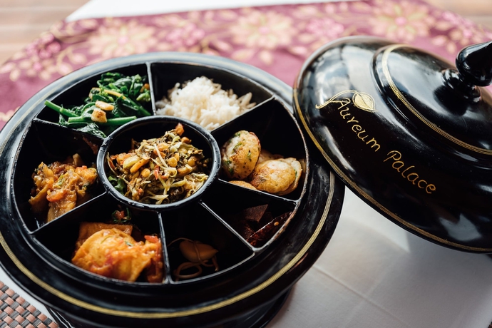 Imagen del bar/restaurante del Hotel Aureum Palace And Resort Inle. Foto 3