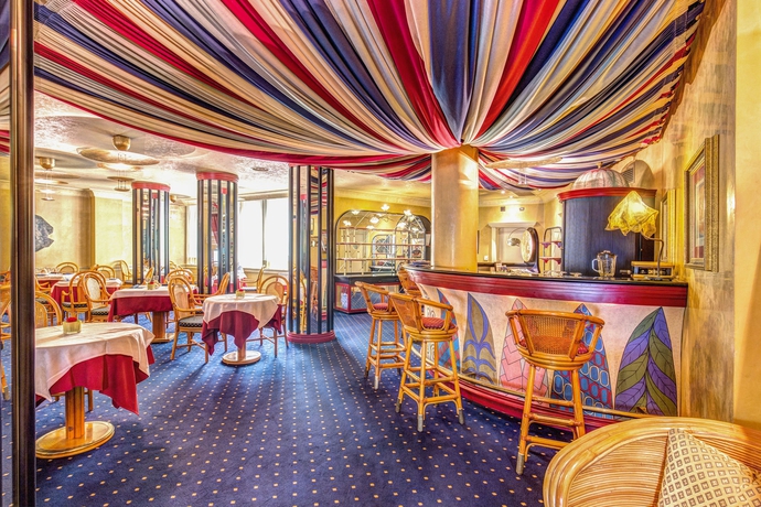 Imagen del bar/restaurante del Hotel Auriga. Foto 2