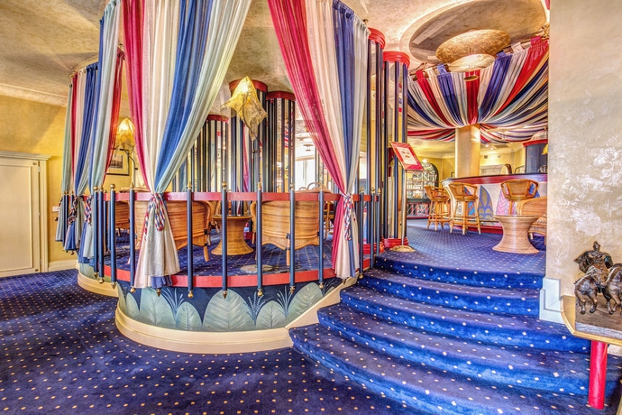 Imagen de los interiores del Hotel Auriga. Foto 15