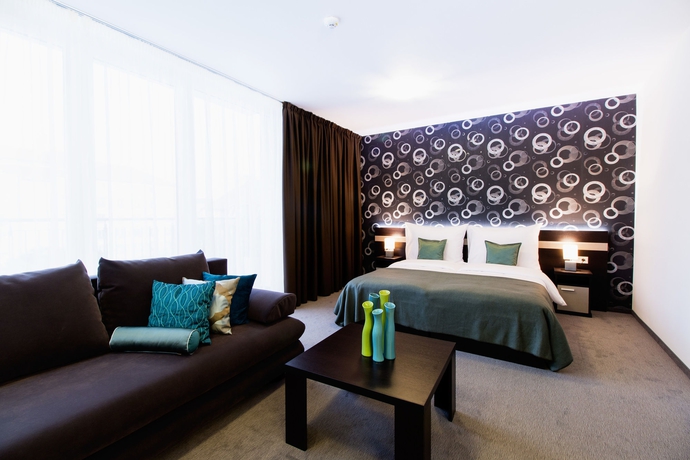 Imagen de la piscina del Hotel Auris, SZEGED. Foto 16