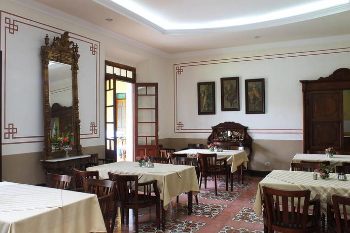 Imagen del bar/restaurante del Hotel Aurora, Antigua Guatemala. Foto 2