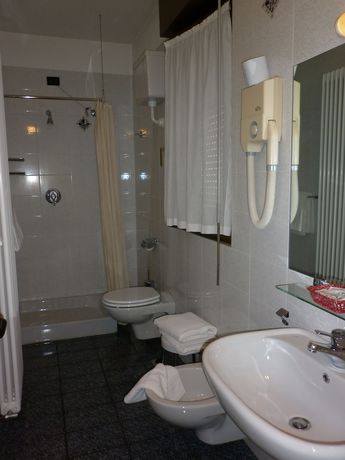 Imagen de la habitación del Hotel Aurora, Chiavenna. Foto 15