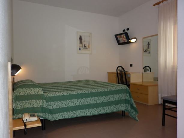 Imagen de la habitación del Hotel Aurora, Chiavenna. Foto 17