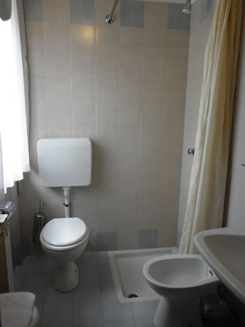 Imagen de la habitación del Hotel Aurora, Chiavenna. Foto 19