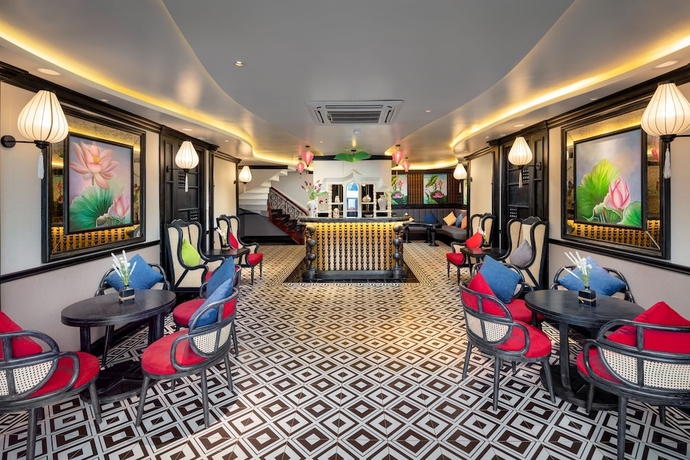 Imagen del bar/restaurante del Hotel Aurora Cruise. Foto 4