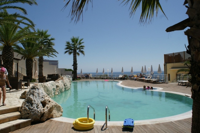Imagen de la piscina del Hotel Aurora E Del Benessere. Foto 13