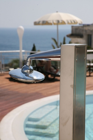 Imagen de la piscina del Hotel Aurora E Del Benessere. Foto 15