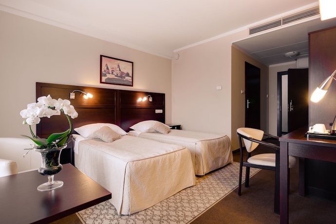 Imagen de la habitación del Hotel Aurora Family and Spa. Foto 6
