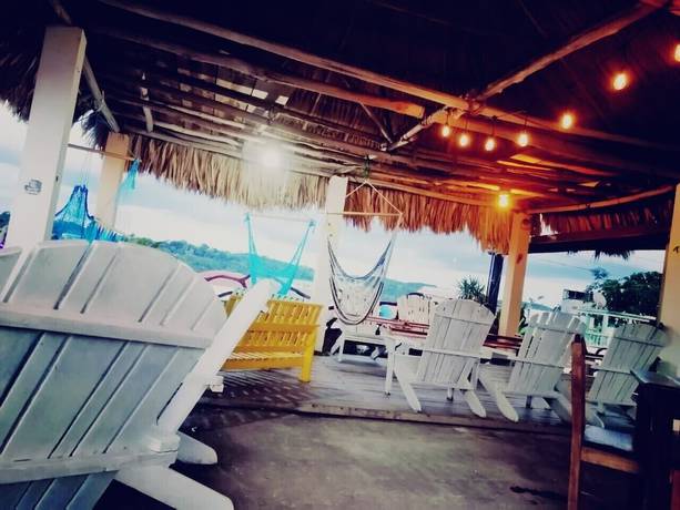 Imagen del bar/restaurante del Hotel Aurora, Flores. Foto 3