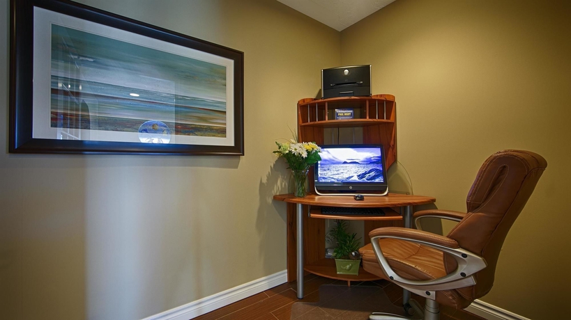 Imagen de los interiores del Hotel Aurora Inn. Foto 12