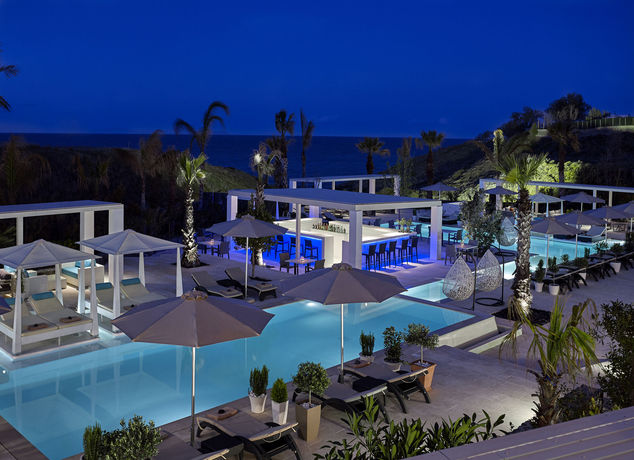 Imagen de la piscina del Hotel Aurora Luxury Suites. Foto 19