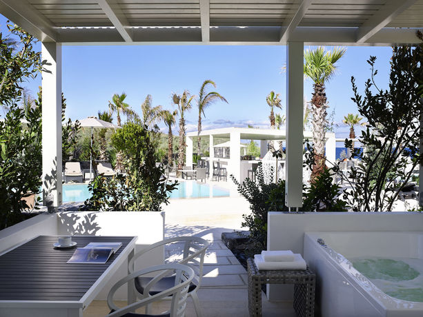 Imagen de los exteriores del Hotel Aurora Luxury Suites. Foto 18