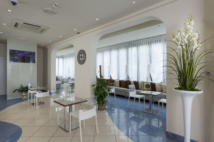 Imagen de los interiores del Hotel Aurora Mare, Rimini. Foto 18