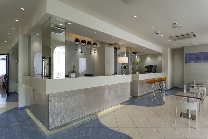 Imagen de los interiores del Hotel Aurora Mare, Rimini. Foto 19