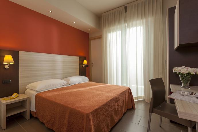 Imagen de la habitación del Hotel Aurora Mare, Rimini. Foto 17