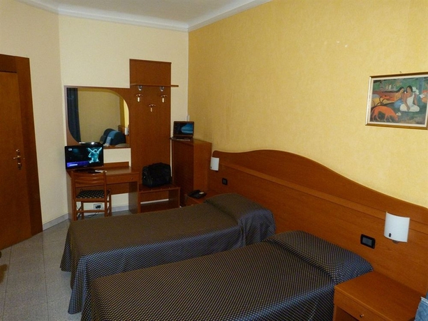 Imagen de la habitación del Hotel Aurora, Milán. Foto 3