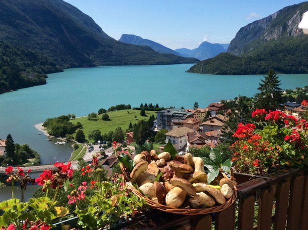 Imagen de los exteriores del Hotel Aurora, Molveno. Foto 16