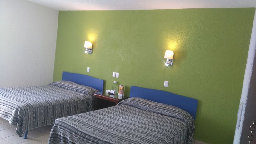 Imagen de la habitación del Hotel Aurora, Oaxaca de Ju&aacute;rez. Foto 17