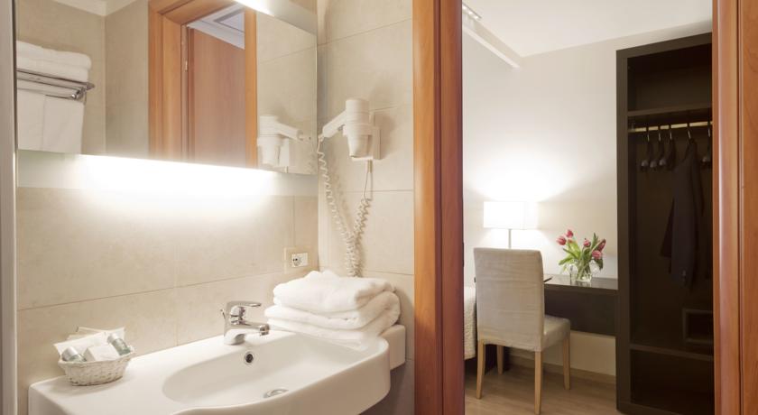 Imagen general del Hotel Aurora, PAVIA. Foto 3