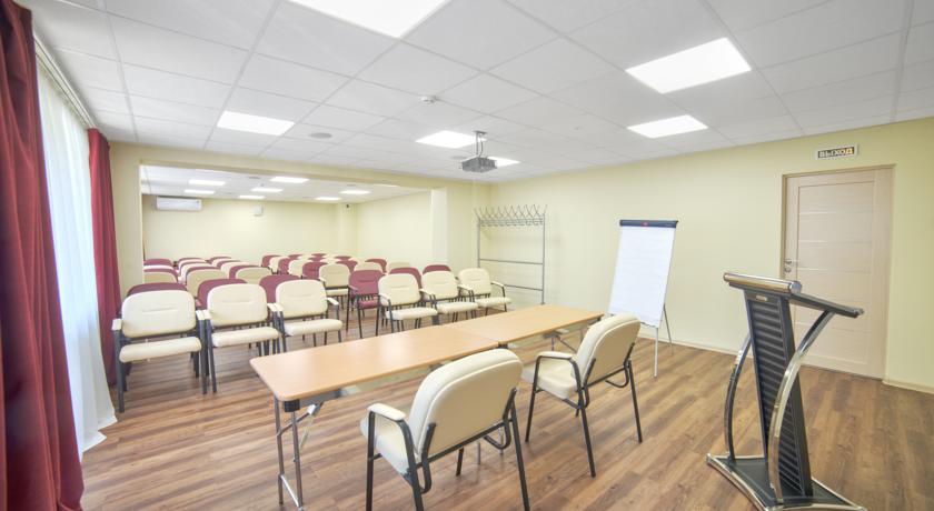 Imagen de los interiores del Hotel Aurora Park. Foto 9