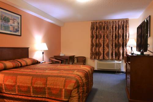 Imagen de la habitación del Hotel Aurora Park Inn & Suites. Foto 8