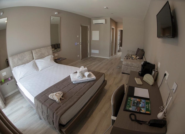 Imagen de la habitación del Hotel Aurora, Peschiera del Garda. Foto 2
