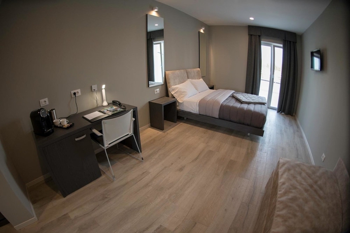 Imagen de la habitación del Hotel Aurora, Peschiera del Garda. Foto 15