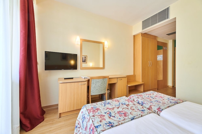 Imagen de la habitación del Hotel Aurora Plava Laguna. Foto 3