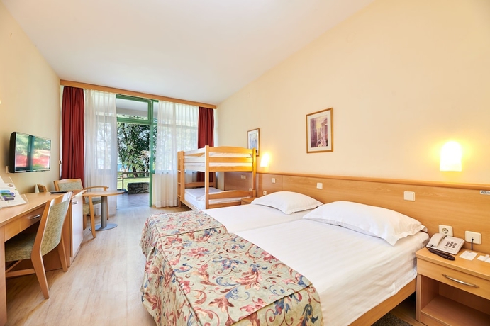 Imagen de la habitación del Hotel Aurora Plava Laguna. Foto 15
