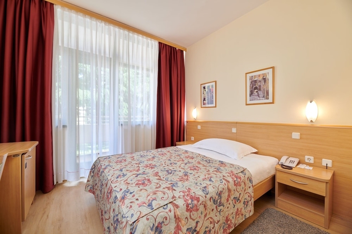 Imagen de la habitación del Hotel Aurora Plava Laguna. Foto 16