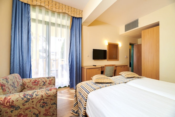 Imagen de la habitación del Hotel Aurora Plava Laguna. Foto 17