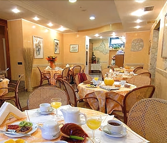 Imagen del bar/restaurante del Hotel Aurora, Roma. Foto 6