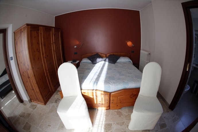 Imagen de la habitación del Hotel Aurora, Ronchi. Foto 5