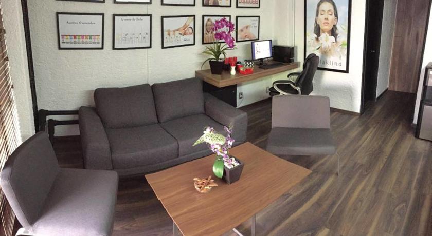 Imagen de los interiores del Hotel Aurora Suites. Foto 5