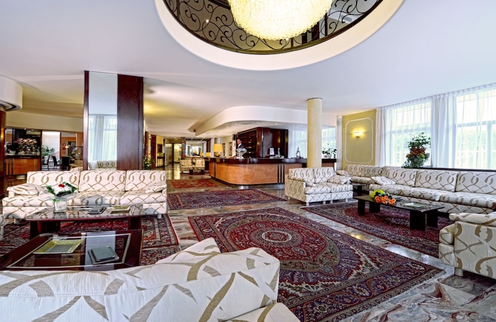 Imagen de los interiores del Hotel Aurora Terme. Foto 19