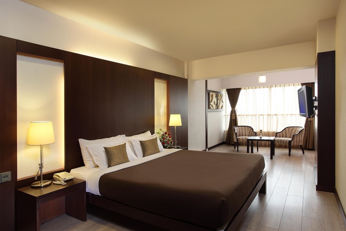 Imagen de la habitación del Hotel Aurora Towers. Foto 6