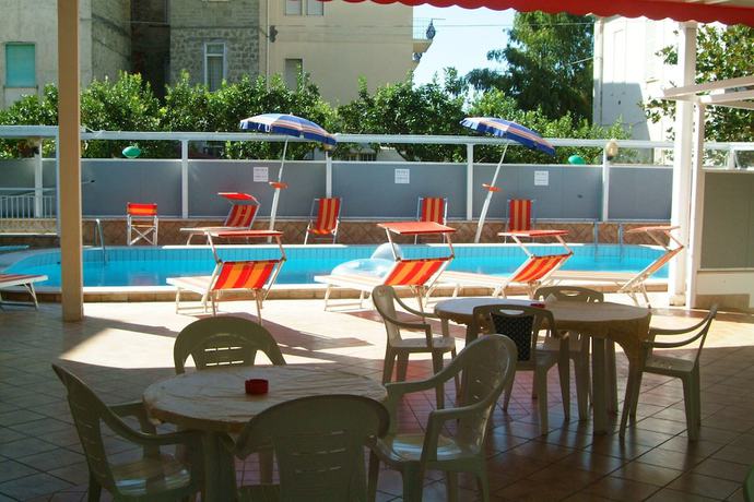 Imagen de la piscina del Hotel Aurora, Tremensuoli. Foto 19