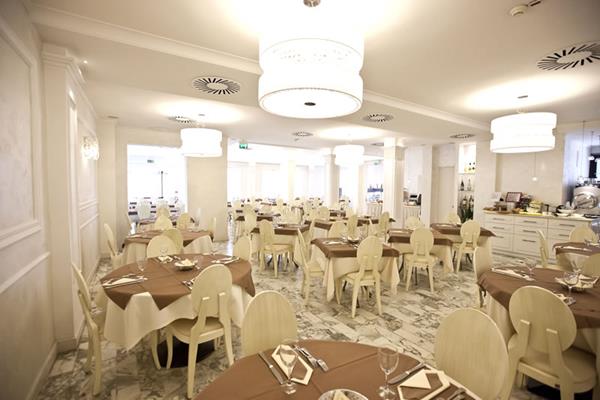 Imagen del bar/restaurante del Hotel Aurora, Viserba. Foto 2