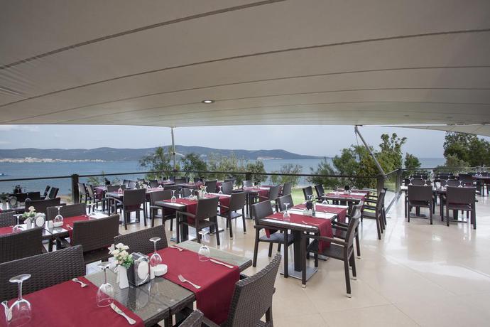 Imagen del bar/restaurante del Hotel Aurum Didyma Spa and Beach. Foto 2