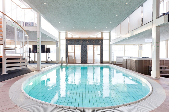 Imagen de la piscina del Hotel Aurum. Foto 15