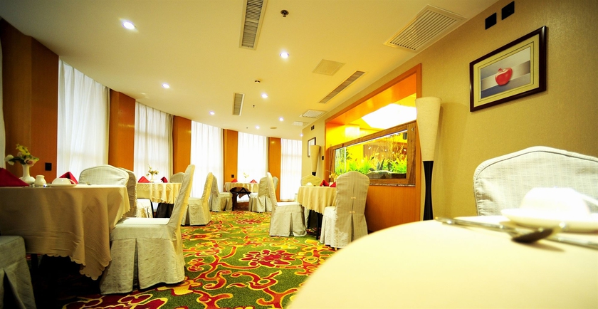 Imagen del bar/restaurante del Hotel Aurum International. Foto 4