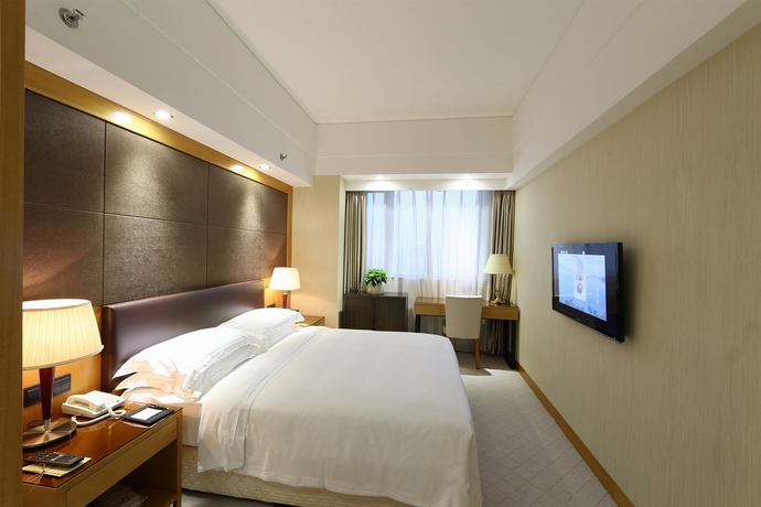 Imagen de la habitación del Hotel Aurum International. Foto 8