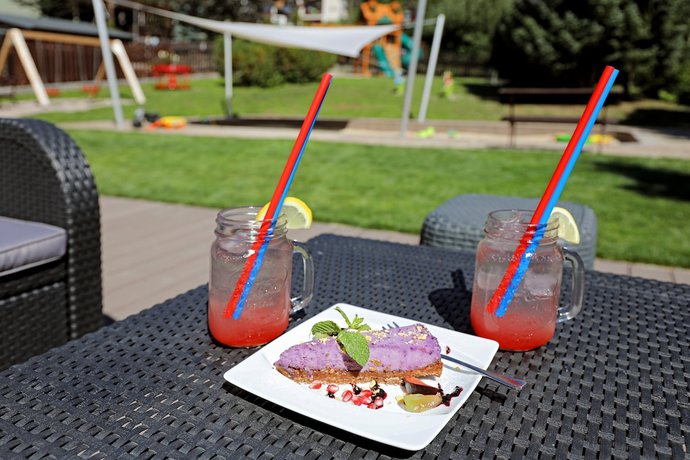 Imagen de los exteriores del Hotel Aurum Čern&yacute; Důl. Foto 14