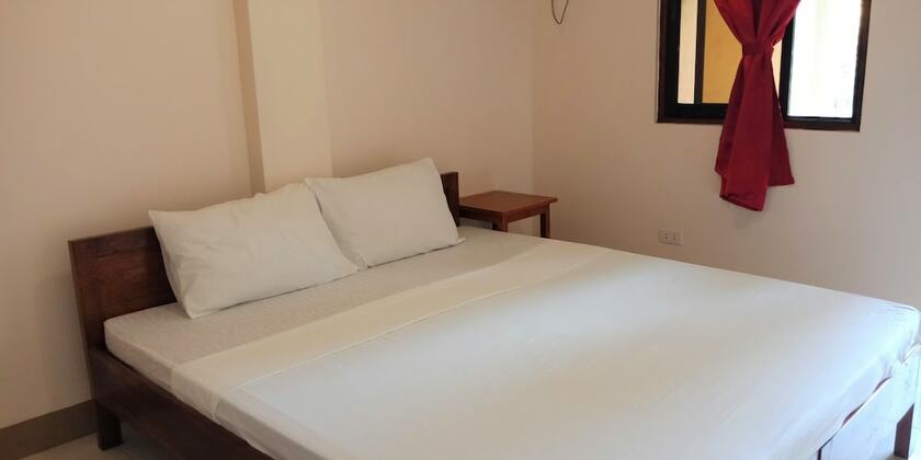 Imagen general del Hotel Ausan Beach Front Cottage and Restaurant. Foto 9