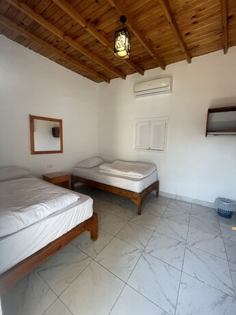 Imagen de la habitación del Hotel Auski Hostel Dahab. Foto 16