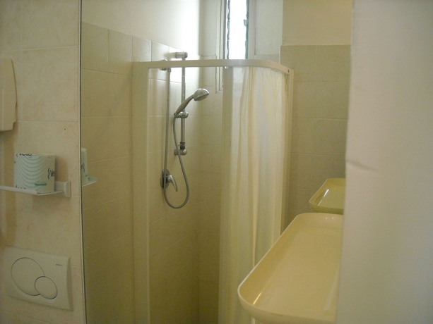 Imagen de la habitación del Hotel Ausonia. Foto 7