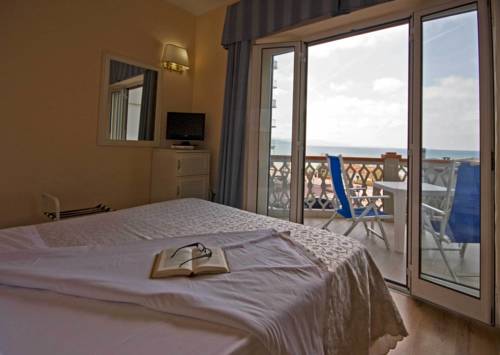 Imagen de la habitación del Hotel Ausonia, Follonica. Foto 2