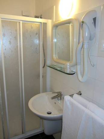 Imagen de la habitación del Hotel Ausonia, Follonica. Foto 3